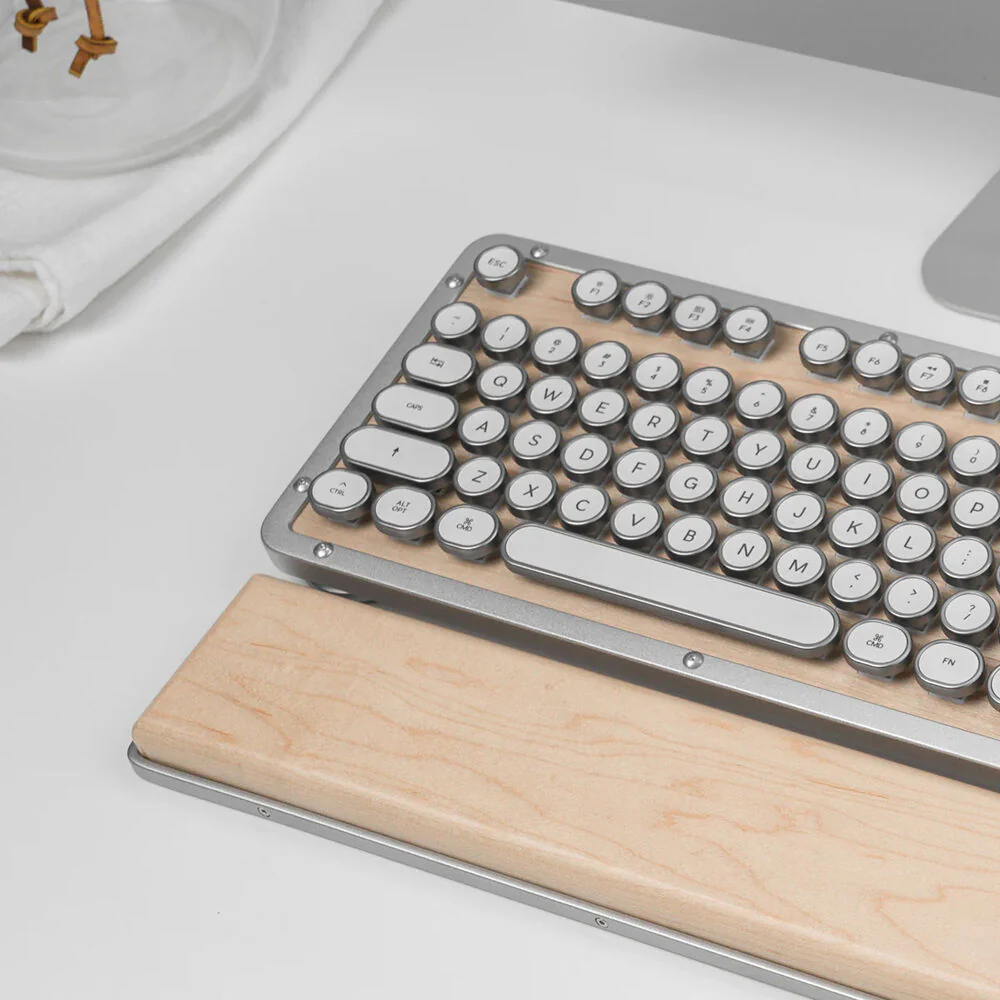 AZIO Maple Retro Classic Palm Rest (Maple Wood Veneer / Aluminum Frame) - Image 4
