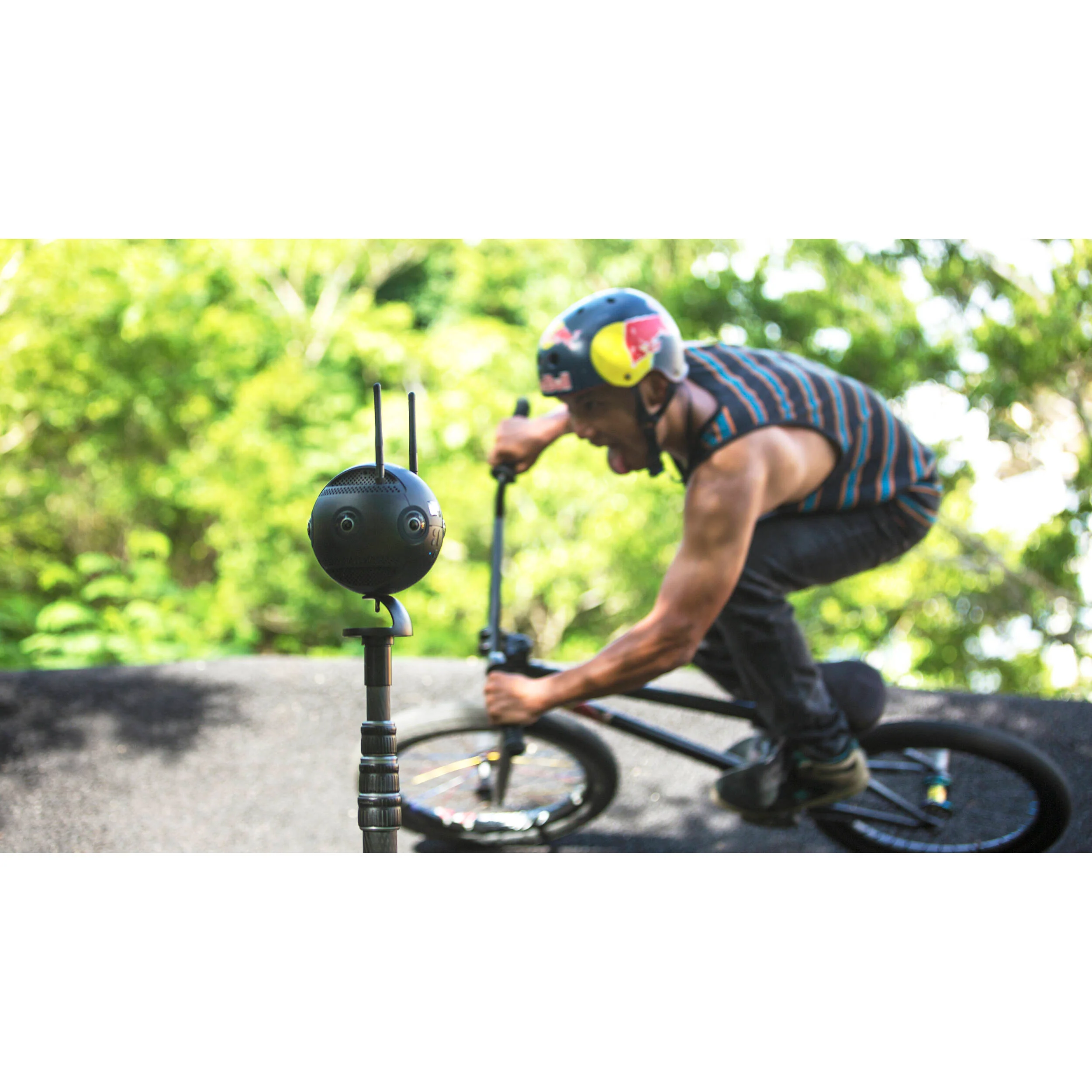 Insta360 Pro II Spherical VR 360 8K Camera - Image 5