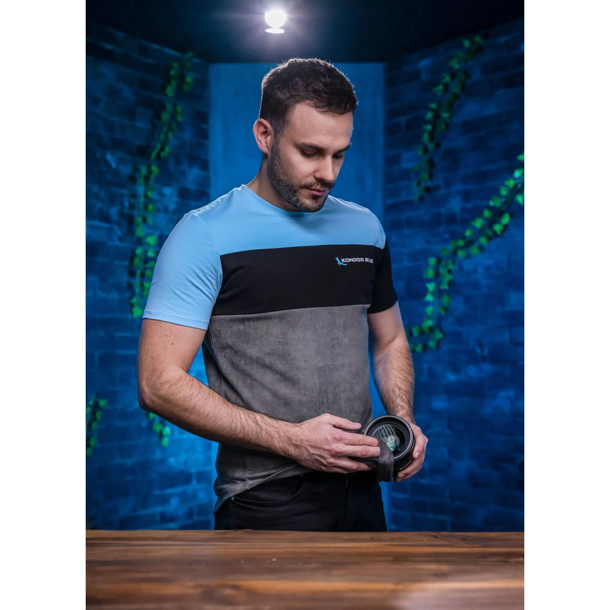 Kondor Blue Short Sleeve TriColor Lens Cleaning T-Shirt (Small) - Image 4