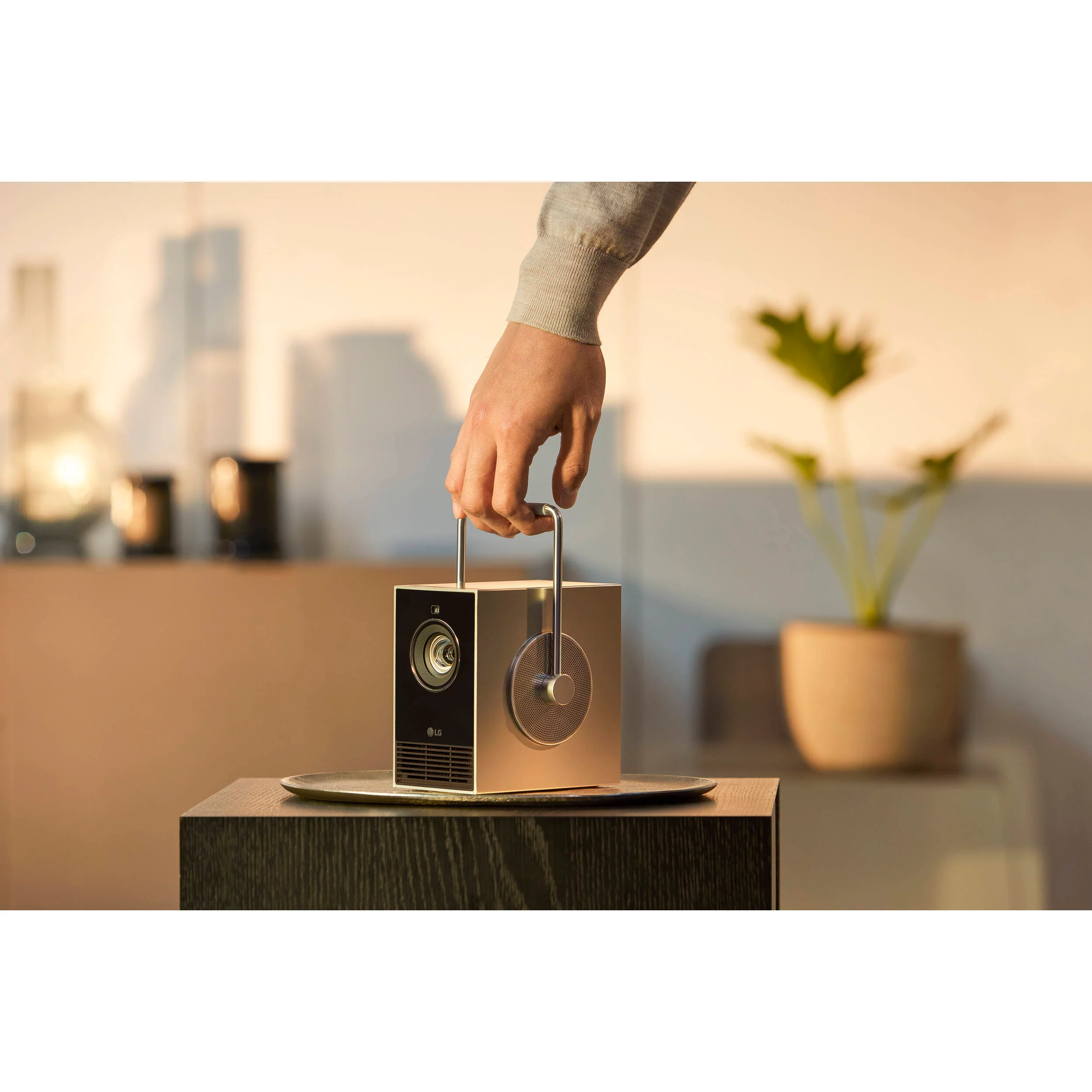 LG CineBeam Q HU710PB 500-Lumen XPR 4K Laser DLP Smart Portable Projector - Image 6