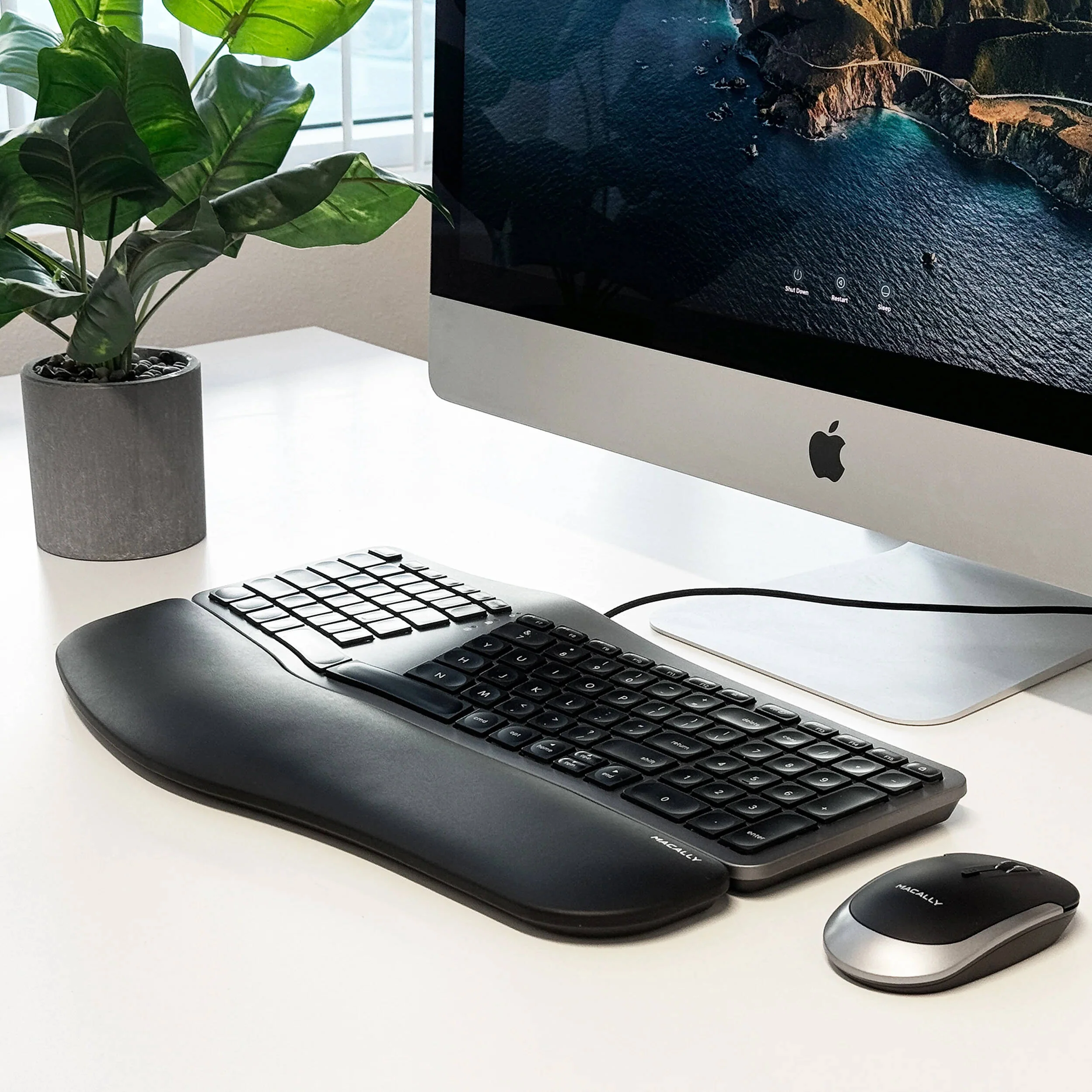 Macally Wired USB Backlit Ergonomic Keyboard for Mac - Image 5
