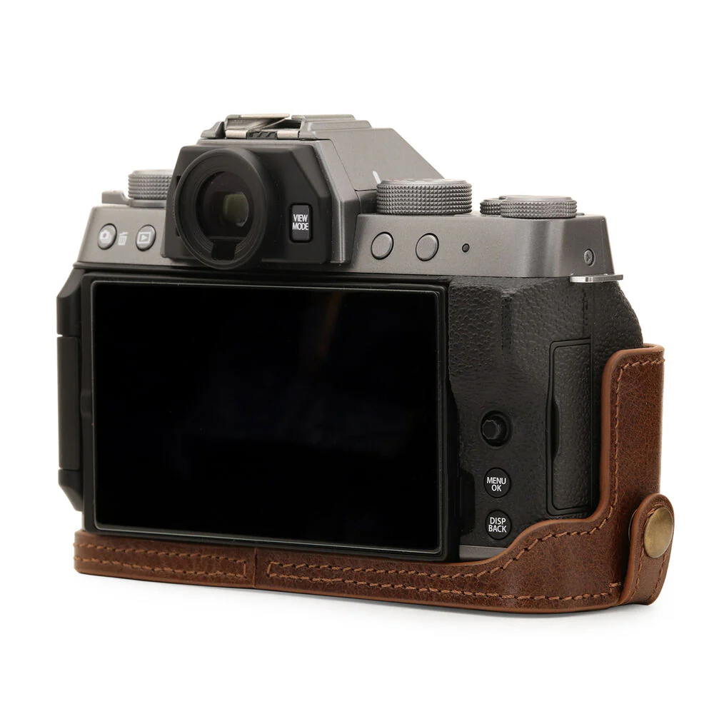 MegaGear Ever Ready Top Grain Leather Half Case for FUJIFILM X-T200 (Brown) - Image 4