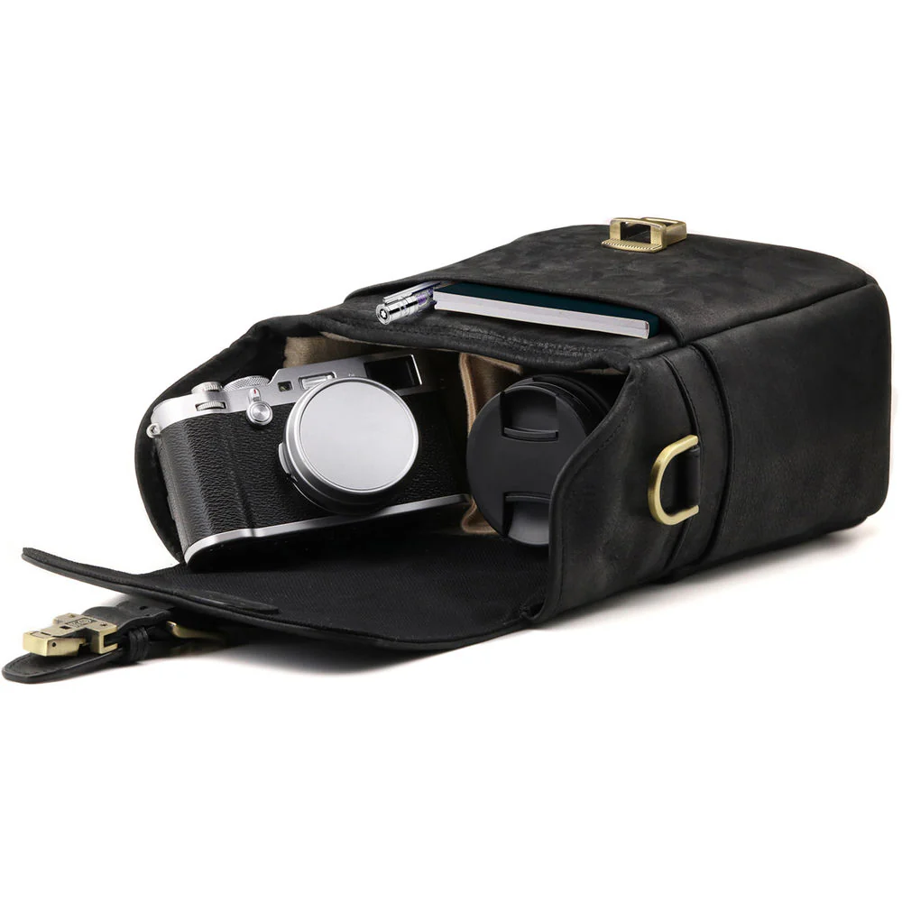 MegaGear Leather Camera Messenger Bag (Black) - Image 6
