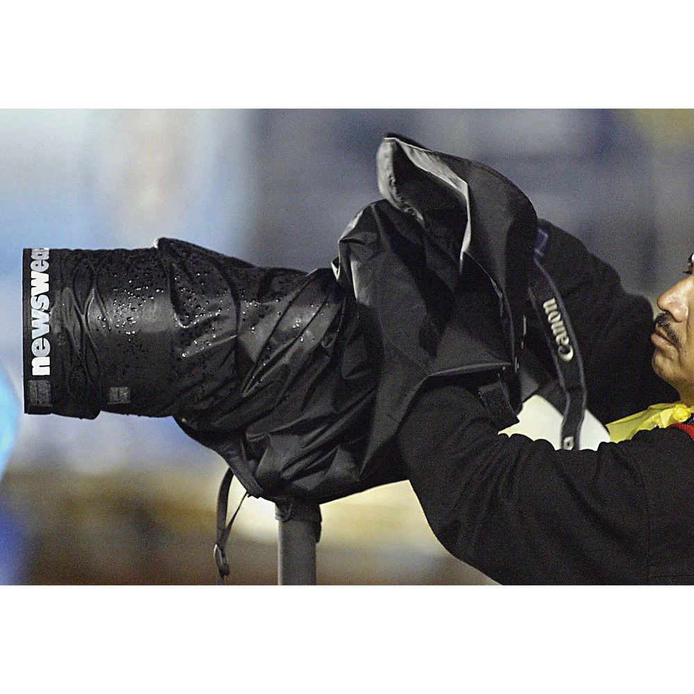 Newswear Long Lens Rain Poncho for Canon - Image 7