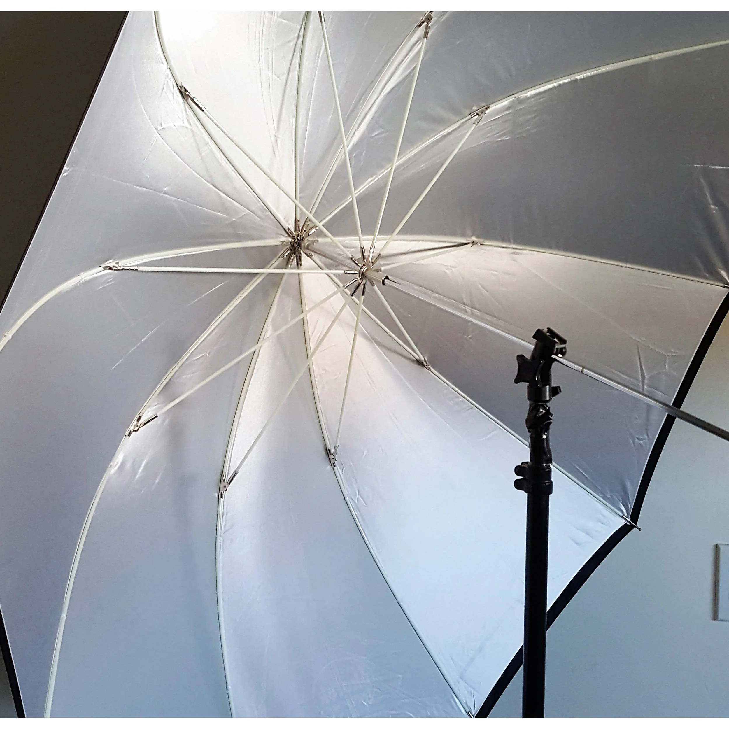 Photek GoodLighter Umbrella with Removable 7mm Shaft (White, 60") - Image 3