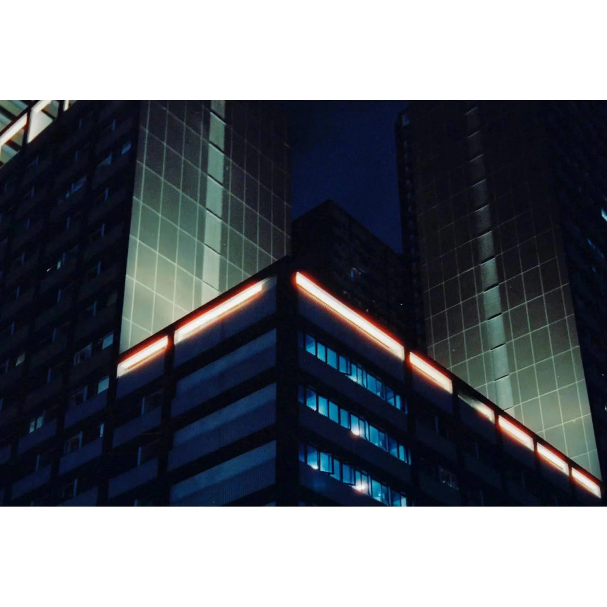 Reflx Lab 800 Tungsten-Balenced Color Negative Film (35mm Roll Film, 36 Exposures) - Image 4