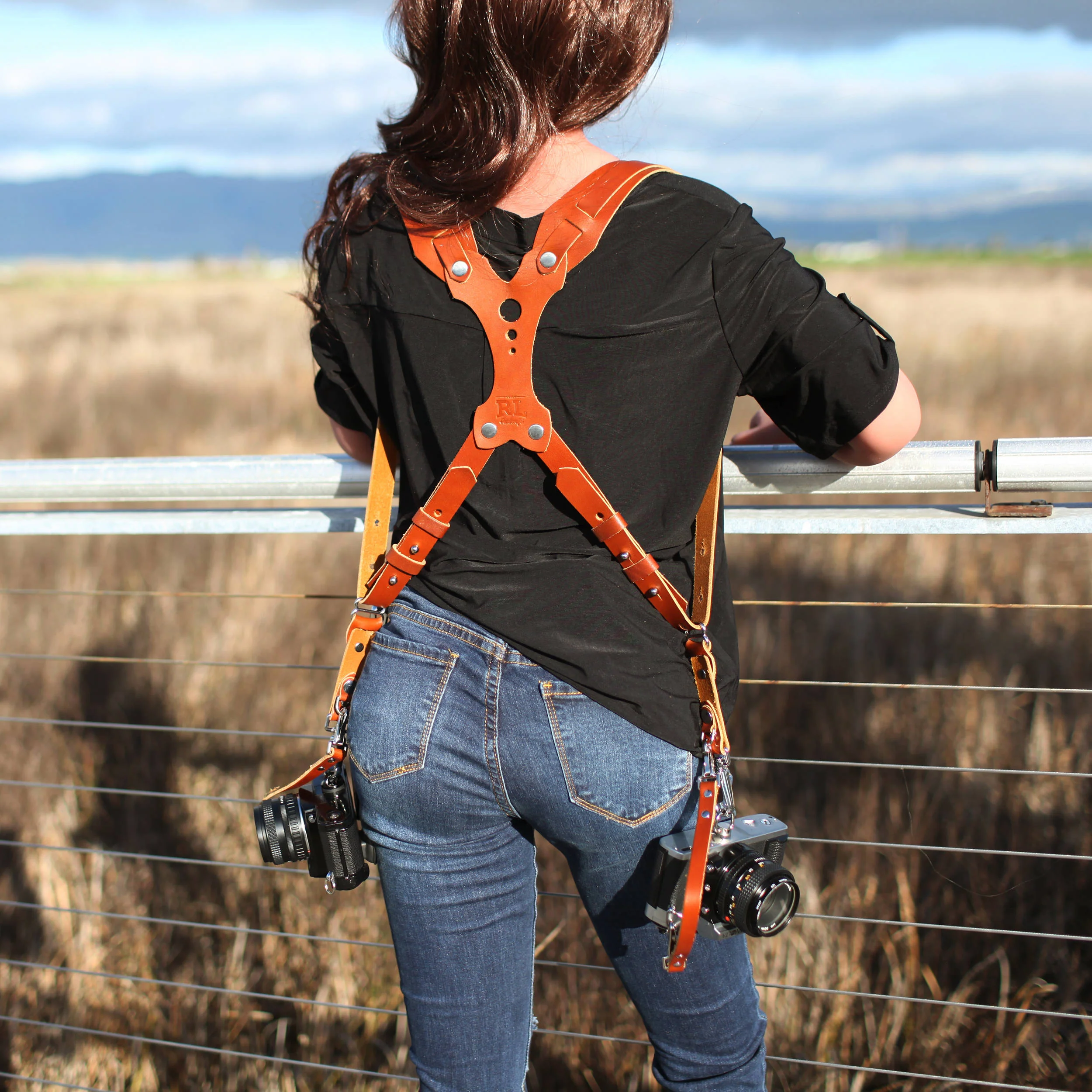 RL Handcrafts Clydesdale Lite Dual Leather Camera Harness (Small, Black) - Image 5