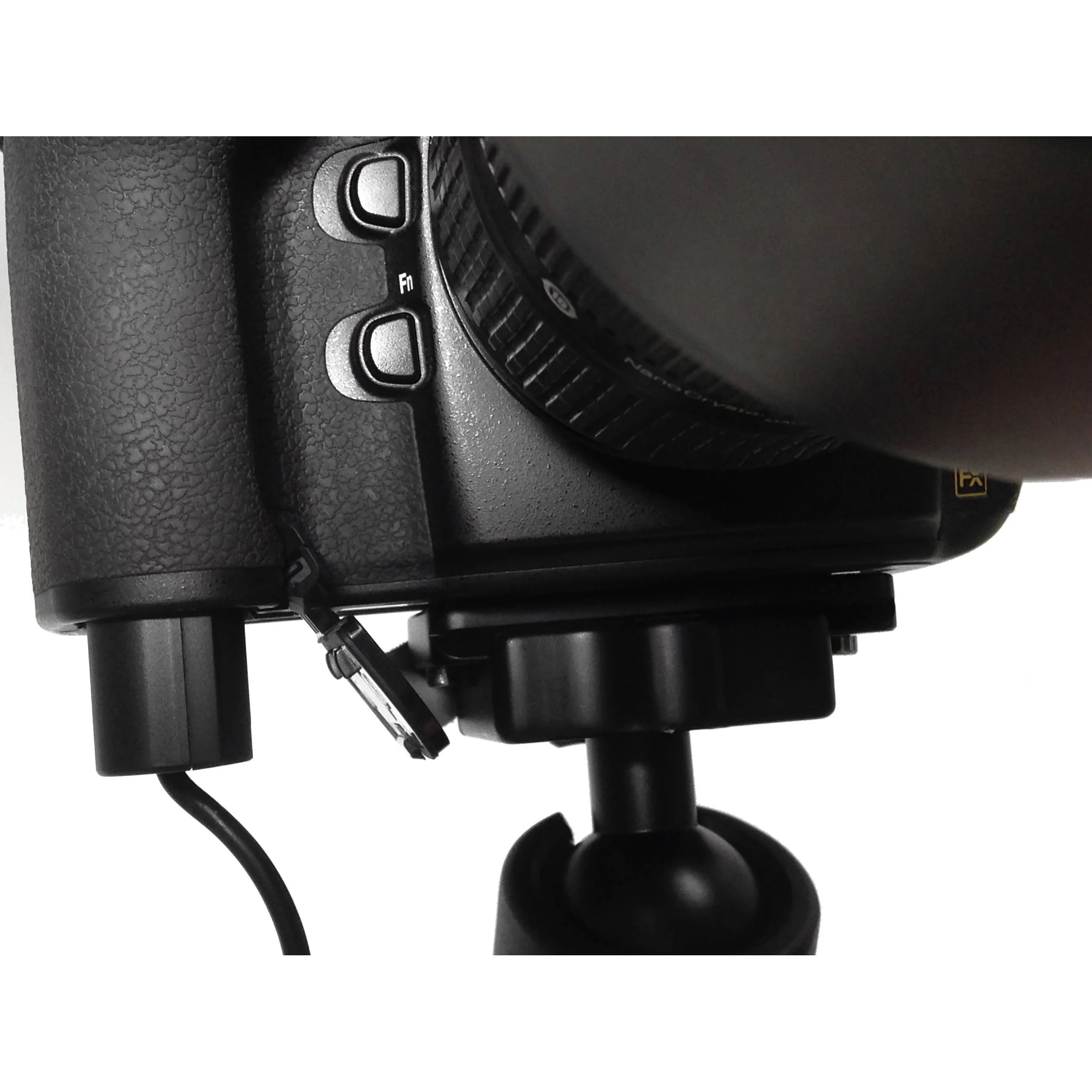 Tether Tools Relay Camera Coupler for Panasonic Cameras with DMW-BLF19 Battery - Image 4