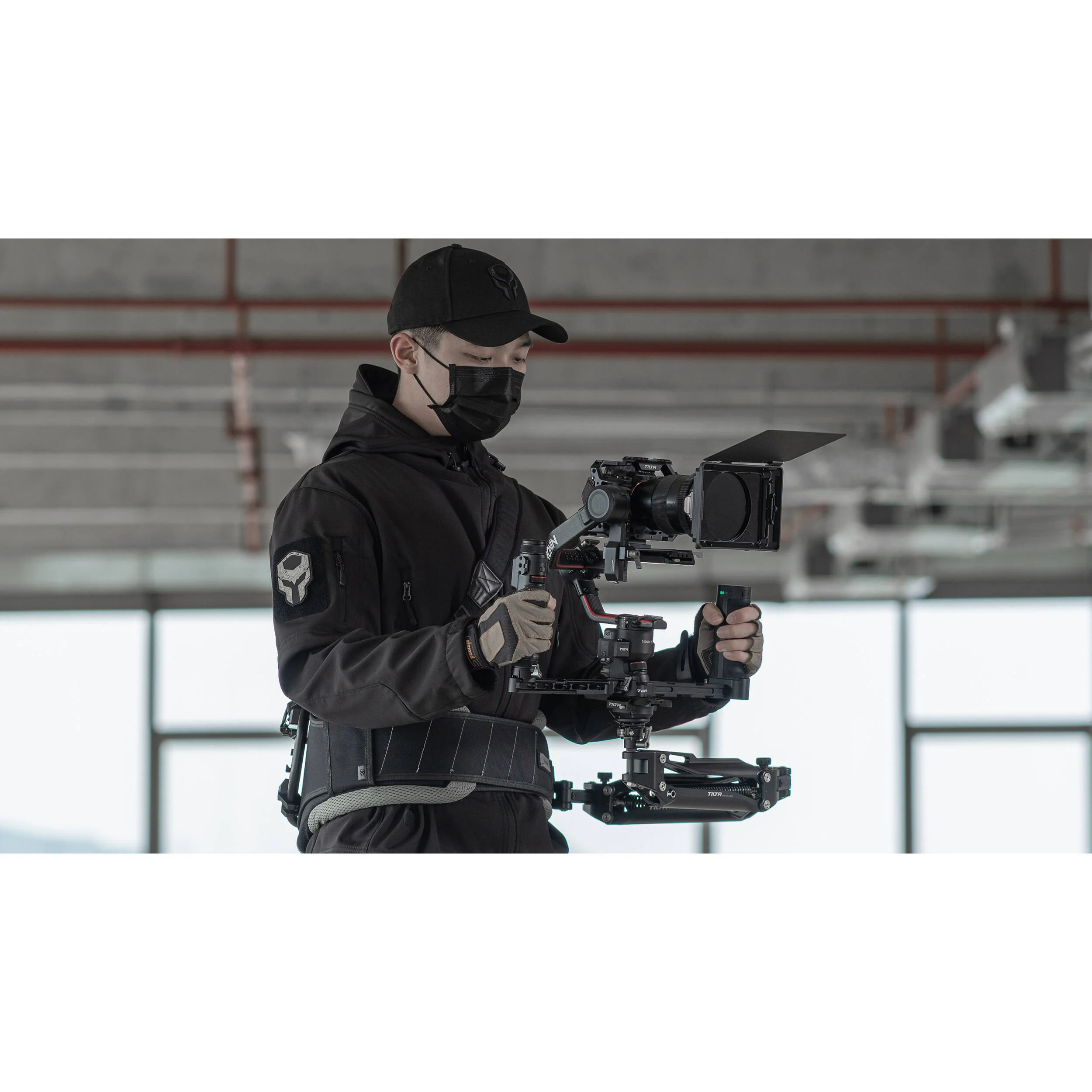 Tilta Float Dual-Handle Gimbal Support System - Image 4