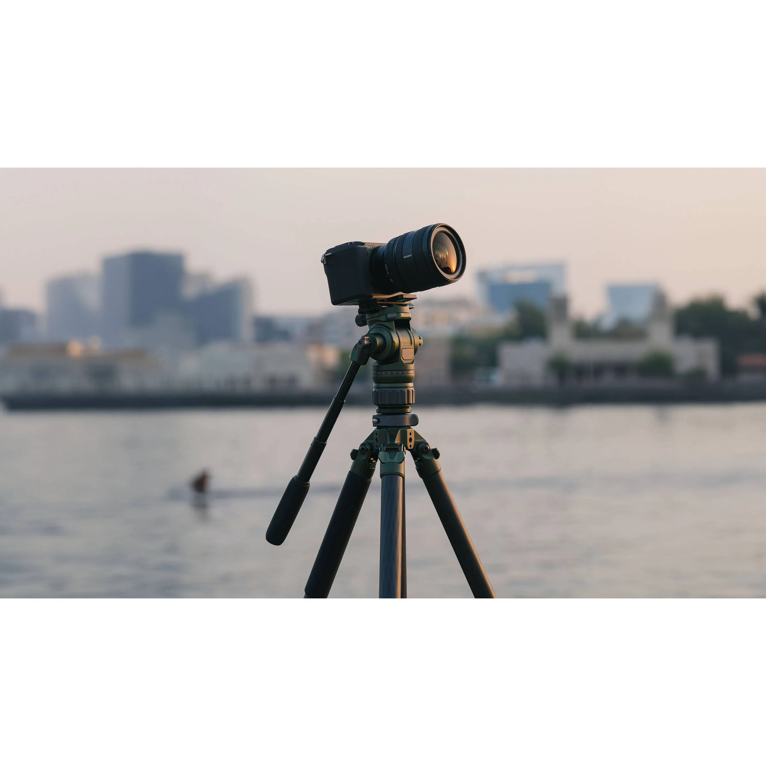 Tilta Travel Video Fluid Head with Flat Base (Space Gray) - Image 7