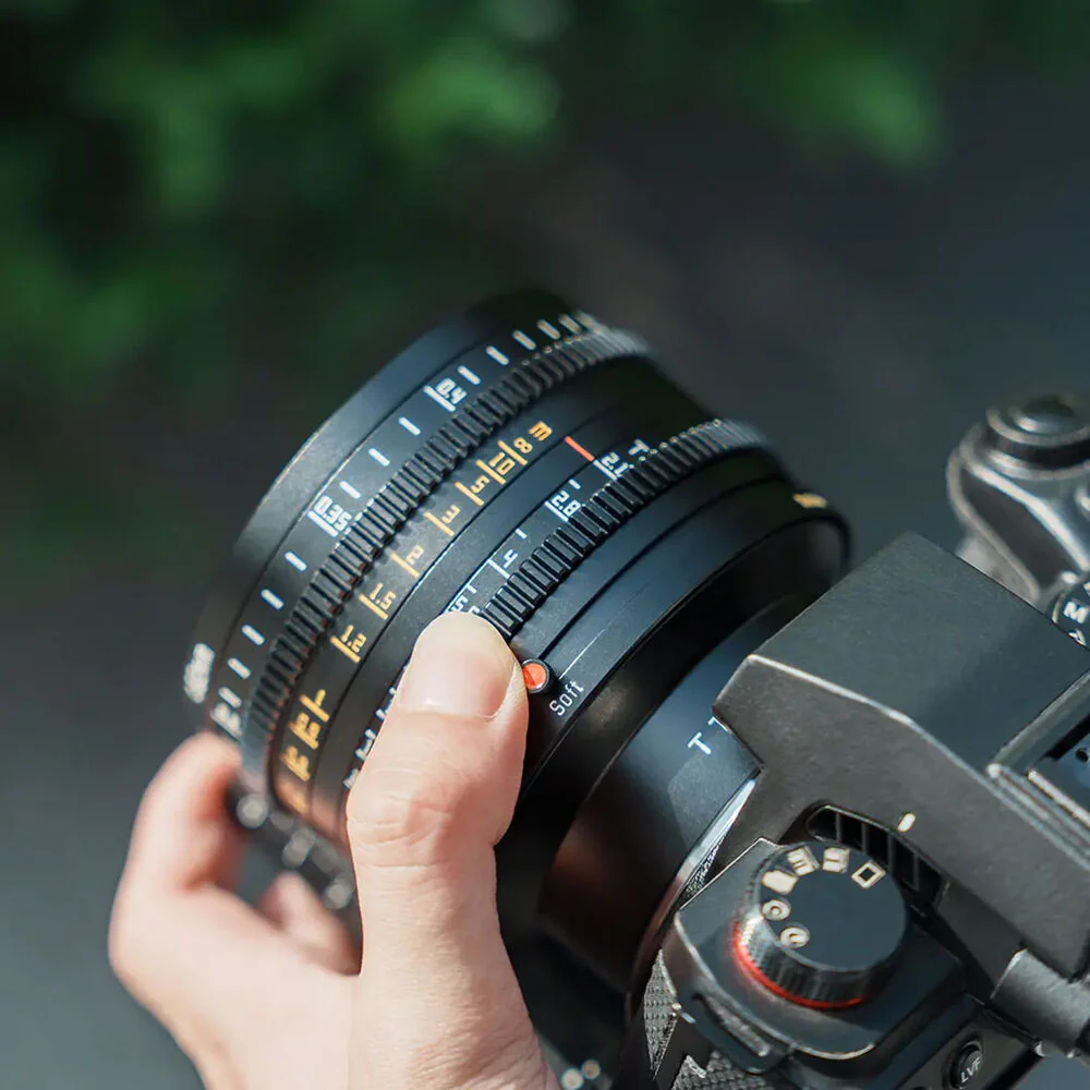 TTArtisan 35mm T2.1 Dual-Bokeh Cine Lens (Nikon Z) - Image 3