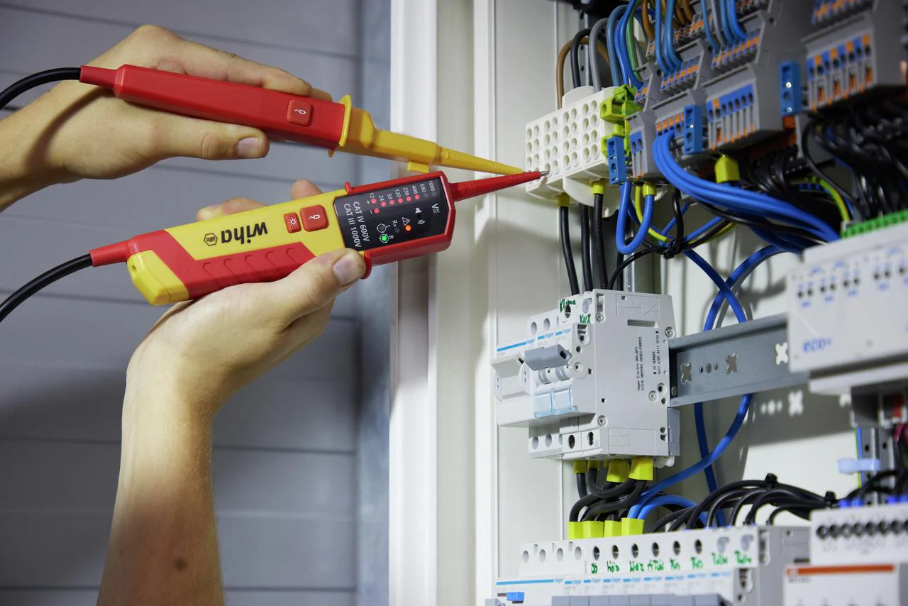 Wiha 45216 Voltage Tester 12V to 1kV LED - Image 5