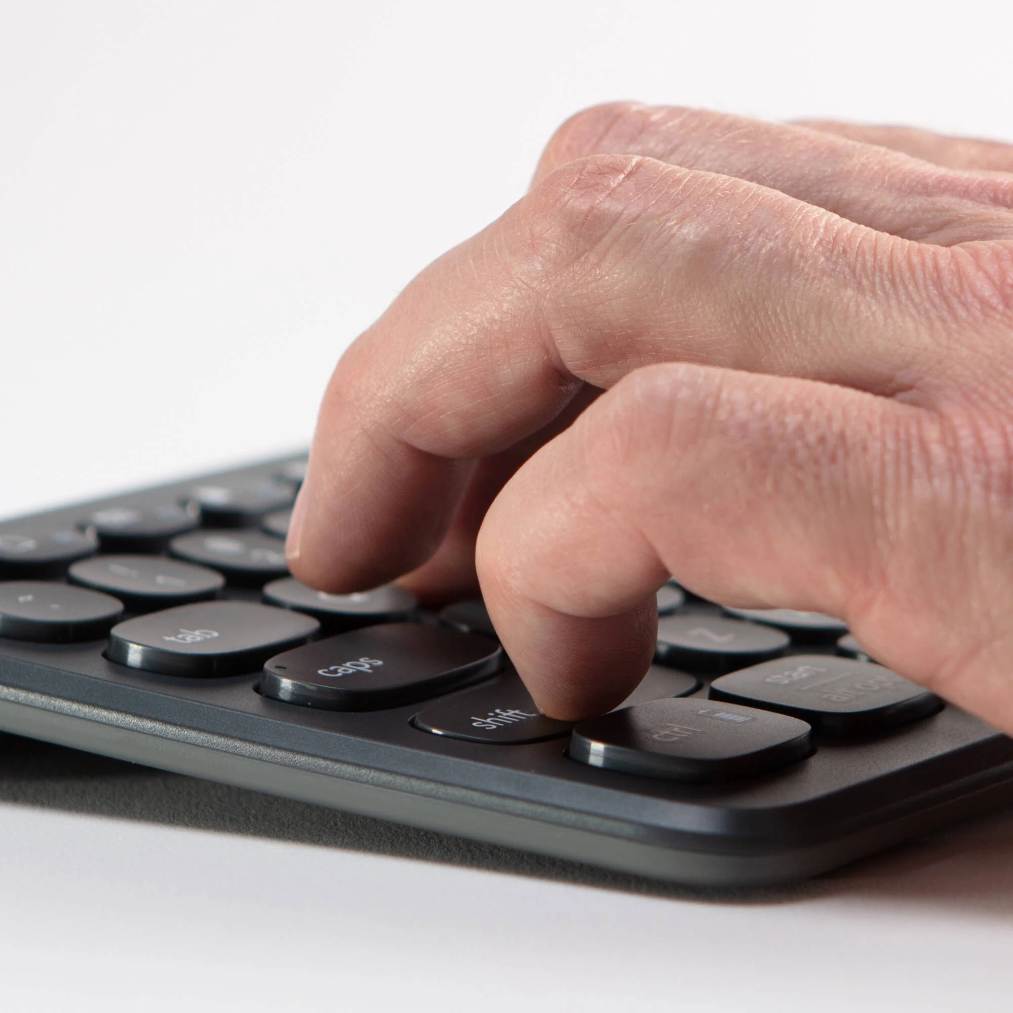 ZAGG Pro Keyboard 17 - Image 4